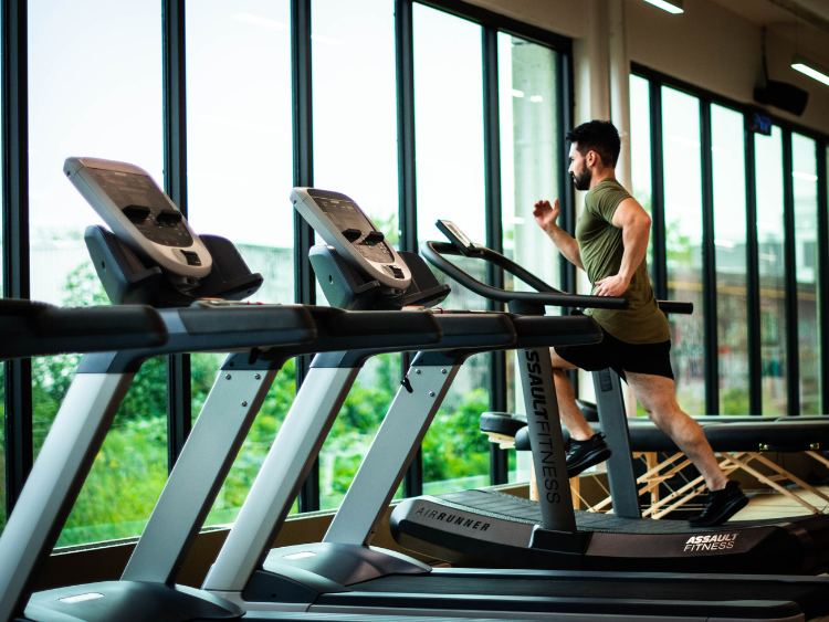 What are the best treadmill workouts to reach your fat loss goals?